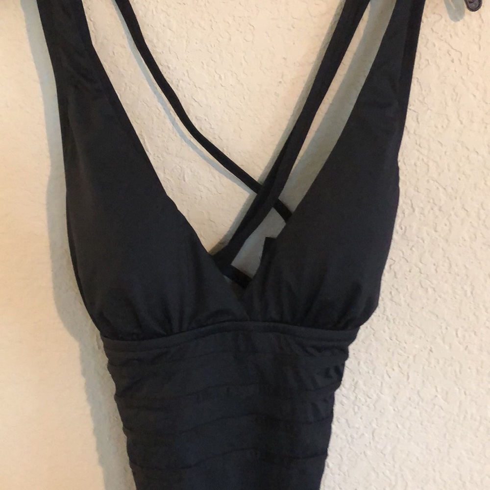 LA BLANCA Island Goddess Multi-Strap Cross-Back - Picture 3 of 16